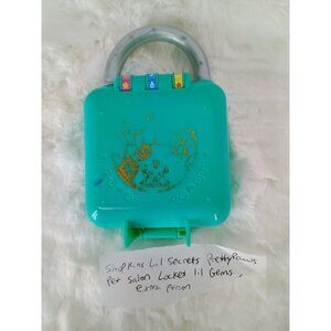 Shopkins Lil Secrets pretty paws pet salon locket lil gems & extra person toy